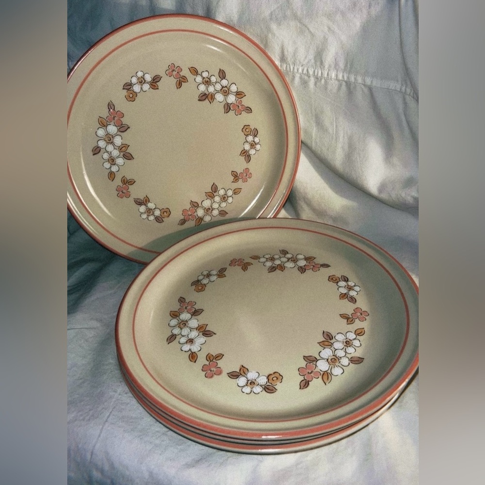 Chantilly “Fleur de Bois” Stoneware Ceramic Dinner Plates